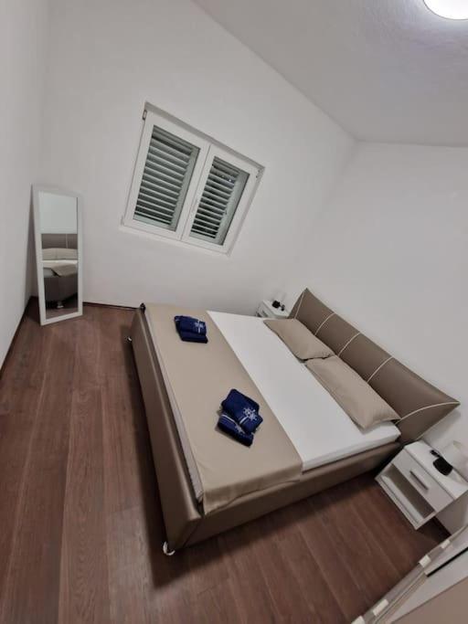 Apartament Obiteljski Stan Kastel Luksic Kaštela Zewnętrze zdjęcie