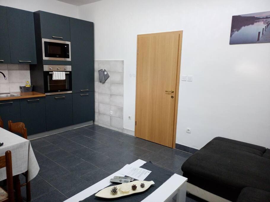 Apartament Obiteljski Stan Kastel Luksic Kaštela Zewnętrze zdjęcie